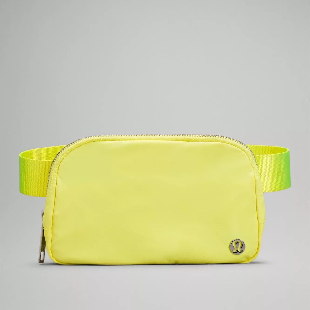 Lululemon Everywhere Belt Bag 1L
Electric Lemon